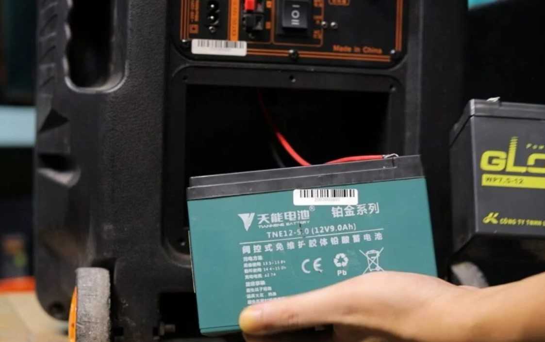 Loa kéo bình (loa kéo chỉ dùng điện từ bình ắc quy)